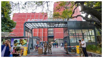 নির্বাচনের আগে ফের পুলিশে বড়সড় রদবদল, একসঙ্গে পাঁচ ডিআইজি অপসারণে কমিশনের কড়া পদক্ষেপ