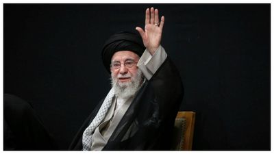 খামেনিকে হত্যার ছক ৯০ দিন আগেই! বিস্ফোরক দাবি ইজরায়েলের প্রতিরক্ষা মন্ত্রীর