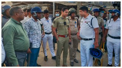 কলকাতায় গভীর রাতে গুলির তাণ্ডব, ছাদে গুলি লেগে মৃত ১