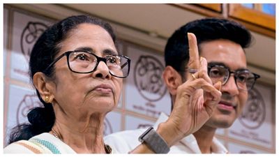 তৃণমূলের বিধানসভা কমিটি, ভোটের প্রস্তুতি নাকি নেতৃত্বের ভারসাম্য?