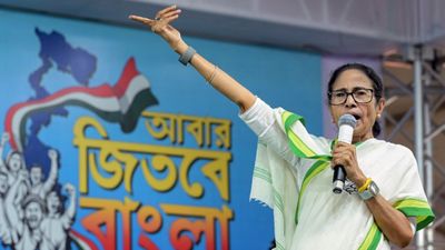 অবৈধ ভোটারদের নাম ঢোকাচ্ছে বিজেপি, অভিযোগ মমতার, চিঠি দিলেন জ্ঞানেশ কুমারকেও