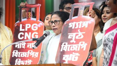 কমিশন ও বিজেপি নারীবিরোধী, বাংলা-বিরোধী, মন্তব্য মমতার