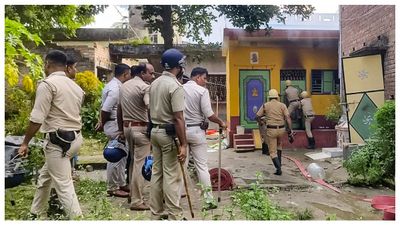 নাবালিকার মৃত্যুকে ঘিরে চাঞ্চল্য, শ্লীলতাহানির অভিযোগে গ্রেপ্তার সিভিক ভলান্টিয়ার