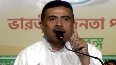 'কেউ কিছু পাবে না'! ভোটের নির্ঘণ্ট প্রকাশের আগে মমতার ভাতা-ডিএ ঘোষণা নিয়ে কটাক্ষ শুভেন্দুর, কী বললেন?