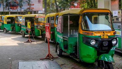 ফের বাড়ল গ্যাসের দাম! কত? চাপে অটোচালকরা, বাড়তে পারে ভাড়া