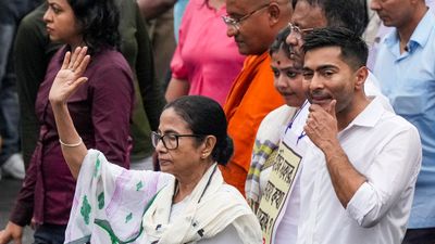 ভোটার তালিকা নিয়ে তুঙ্গে উত্তাপ, প্রতিবাদে পথে নামছেন মমতা