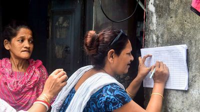 এসআইআরে বিবেচনাধীনদের প্রথম তালিকা প্রকাশ কবে? নিরাপত্তা খতিয়ে দেখছে হাইকোর্ট, তলব প্রশাসনকে