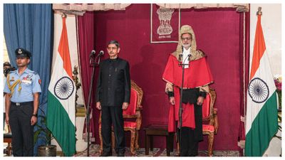 লোকভবনে শপথ নিলেন পশ্চিমবঙ্গের নতুন রাজ্যপাল রবীন্দ্র নারায়ণ রবি