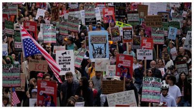 রাজা চাই না! ট্রাম্প বিরোধী বিক্ষোভে পথে হাজার হাজার নাগরিক