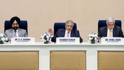 ভোটের দফাকে গুরুত্ব দিচ্ছে না তৃণমূল, কমিশনের সিদ্ধান্তকে স্বাগত জানাল বিজেপি