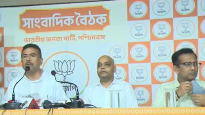 প্রথম দফা ভোটের মাত্র কয়েক ঘণ্টা আগে তৃণমূল ছেড়ে বিজেপিতে যোগ তৃণমূল বিধায়ক খগেন্দ্রনাথের