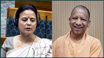 নেতাজির স্লোগান স্বামীজির নামে চালিয়ে দিলেন যোগী, তীব্র কটাক্ষ মহুয়া মৈত্রর