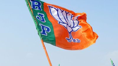 জগৎবল্লভপুরে বিজেপি নেতা আক্রান্ত, দেওয়াল লিখনের সময়েই রক্তাক্ত বুথ সভাপতি