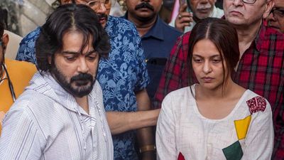 রাহুলের মৃত্যু মামলার বিচার চেয়ে ওড়িশার থানায় অভিযোগ স্ত্রী প্রিয়াঙ্কার, দায়ের এফআইআর