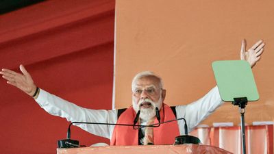 ৪ মে-র পরে বাংলায় পরিবর্তন! কাটোয়ার সভা থেকে ১৫ বছরের দুর্নীতির শ্বেতপত্র প্রকাশের হুঁশিয়ারি মোদীর