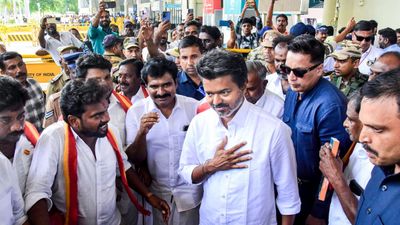 তৃণমূল কংগ্রেসের সমর্থন অভিনেতা বিজয়ের টিভিকে-কে, ২০২৬-এ তামিলনাড়ুতে পরিবর্তনের ডাক