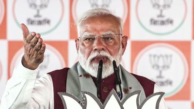 'মা কাঁদছে, মাটি গেছে অনুপ্রবেশকারীদের হাতে, মানুষ পালাতে বাধ্য হয়েছে', মা-মাটি-মানুষ নিয়ে তৃণমূলকে বিঁধলেন প্রধানমন্ত্রী মোদী