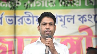 ঝুক গয়া পুষ্পা! ফলতা নির্বাচন থেকে সরে দাঁড়ালেন তৃণমূল প্রার্থী জাহাঙ্গির খান