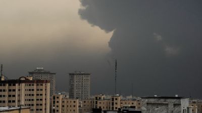 যুক্তরাষ্ট্র-ইরান সংঘাত! ইরানি ড্রোন ধ্বংস করে সামরিক ঘাঁটিতে বড় হামলা আমেরিকার
