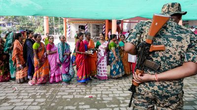 এক-দুটি বুথে নয়, ফলতা বিধানসভার ২৮৫টি বুথেই পুনর্নির্বাচনের সিদ্ধান্ত নির্বাচন কমিশনের