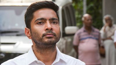 অভিষেকের মন্তব্যে হাইকোর্টের তিরস্কার, গ্রেফতারিতে রক্ষাকবচ দিয়ে আদালত জানাল না জানিয়ে দেশ ছাড়া যাবে না