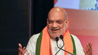 অমিত শাহের কনভয়ের বহরও কমল, প্রধানমন্ত্রী মোদীর আবেদনে সাড়া স্বরাষ্ট্রমন্ত্রীরও