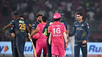 দুরন্ত ছন্দে গুজরাত, রাজস্থানকে ৭৭ রানে হারিয়ে লিগ টেবলের দ্বিতীয় স্থানে উঠে এলেন শুভমনরা