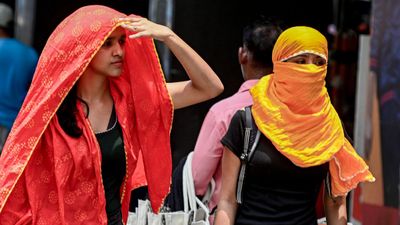 উত্তরবঙ্গে চলবে বৃষ্টি, দক্ষিণে কি বহাল থাকবে তীব্র দহনজ্বালা, কী বলছে হাওয়া অফিসের রিপোর্ট?