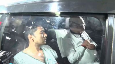 বাইপাসের হাসপাতাল কেন ফেরাল আক্রান্ত অভিষেককে, ক্ষোভপ্রকাশ নেত্রী মমতার