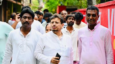 তৃণমূলের বিদ্রোহী ৫৮ বিধায়কের চিঠি জমা, ঋতব্রত বন্দ্যোপাধ্যায়কে নেতা করার প্রস্তাব গেল স্পিকারের কাছে