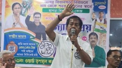 'শরীর আর দিচ্ছে না', মমতার তৃণমূল থেকে বিদায় নিলেন দিদির প্রিয় 'বালু'