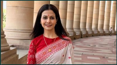 এবার কোয়েল মল্লিক রাজ্যসভা থেকে ইস্তফা দিলেন, মাত্র দু'মাসেই মোহভঙ্গ অভিনেত্রীর