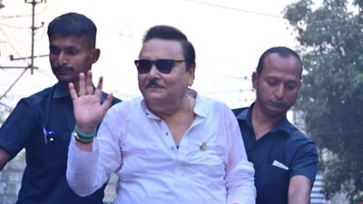 পুরসভা নিয়োগ দুর্নীতি মামলায় মদন মিত্রের বাড়ি-সহ একাধিক জায়গায় ইডির হানা!