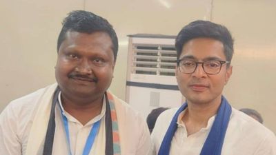 চারদিনে তিন উইকেটের পতন তৃণমূলের! এবার রাজ্যসভা থেকে প্রকাশ চিক বরাইকের পদত্যাগ