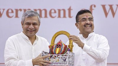 পশ্চিমবঙ্গ রেল উন্নয়নের জোয়ার! ১ লক্ষ কোটি টাকার মেগা প্রকল্পের ঘোষণা রেলমন্ত্রী অশ্বিনী বৈষ্ণবের