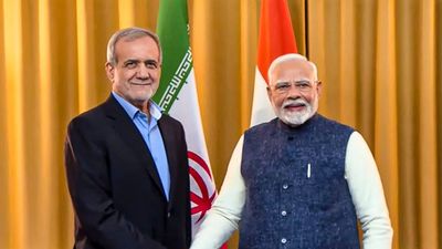 ইরানের রাষ্ট্রপতির সঙ্গে ফোনে কথা নরেন্দ্র মোদীর, পশ্চিম এশিয়ায় শান্তি ফেরাতে কী বার্তা ভারতের প্রধানমন্ত্রীর?