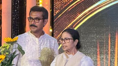 স্বরূপ বিশ্বাস গ্রেফতার! মেকআপ আর্টিস্টকে শ্লীলতাহানি, তোলাবাজি সহ নানা অভিযোগে গারদে অরূপ বিশ্বাসের ভাই