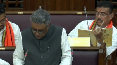 ১ লক্ষ সরকারি শূন্যপদে হবে নিয়োগ! নতুন বাজেটেই বাজিমাত শুভেন্দু সরকারের