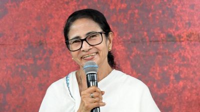 চন্দ্রিমার ইস্তফায় দলের রাশ নিজের হাতে নিলেন মমতা, ডেপুটি করলেন মদন-কুণালকে