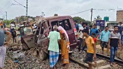মুর্শিদাবাদে রেল দুর্ঘটনায় নিহতদের পরিবারকে ১০ লক্ষ টাকা করে আর্থিক সাহায্য রেলের, তদন্ত কমিটি গড়ে কড়া পদক্ষেপ