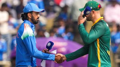 IND vs SA: ભારતે ટોસ જીતી પહેલા બોલિંગ કરવાનો લીધો નિર્ણય, બંને ટીમોમાં મોટા ફેરફારો