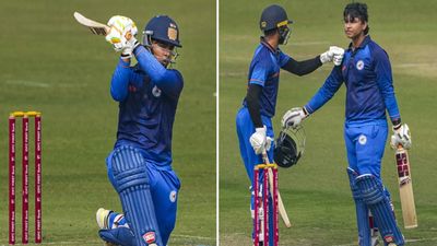 U19 Asia Cupમાં ચમક્યો વૈભવ સૂર્યવંશી,  માત્ર 56 બોલમાં ફટકારી સદી, ફટકાર્યા 9 છગ્ગા!