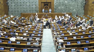 Parliament Budget Session Day 8 Highlights: બંને ગૃહોમાં 'જય સંવિધાન'ના નારા લાગ્યા, માત્ર 3 મિનિટ ચાલી લોકસભા