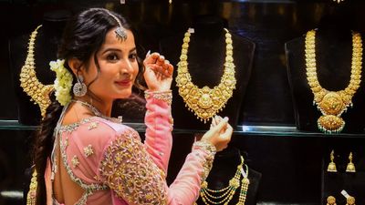 Gold Rate Today: ઈરાન જંગ વચ્ચે સોનું ફરી સસ્તું થયું! જાણો લેટેસ્ટ કિંમત