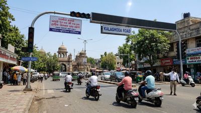 વડોદરામાં ગરમીનો કહેર, બપોરે 12 થી 4 ટ્રાફિક સિગ્નલો બંધ રહેશે