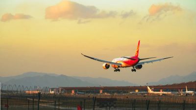 ઈરાન યુદ્ધને પગલે અમદાવાદ એરપોર્ટ પર હંગામાનો માહોલ