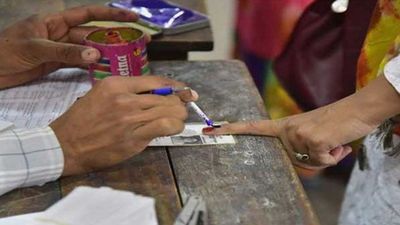 By Elections Voting Percentage: ગુજરાત અને મહારાષ્ટ્રની ૩ બેઠકો પર મતદાન, ૧૧ વાગ્યા સુધી કેટલા ટકા મતદાન થયું?