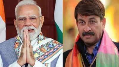 પીએમ મોદીના ૧૨ સફળ વર્ષ: મનોજ તિવારીએ રજૂ કર્યું દેશભક્તિનું નવું ગીત, ફેન્સ થયા મુગ્ધ