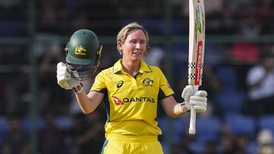 IND vs AUS: महिला वनडे का दूसरा सबसे तेज शतक, भारत के खिलाफ बेथ मूनी का धमाका, रचा इतिहास