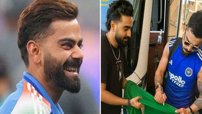 Fact Check: क्या विराट कोहली ने किया पाकिस्तानी झंडे पर साइन? हैरान करने वाला सच आया सामने!